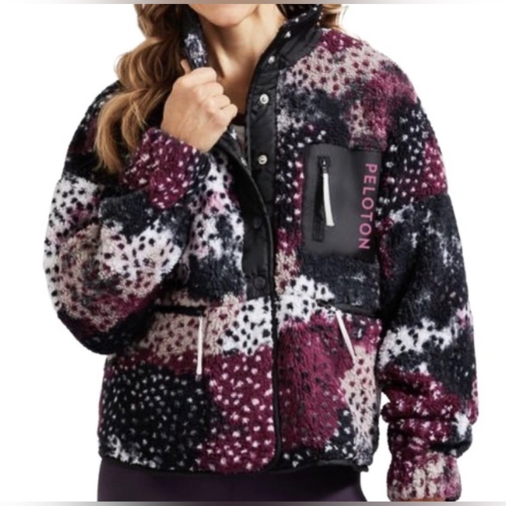 Peloton Caviar Camo Snap Sherpa Jacket in Spotted Purple Black Women’s Size XS